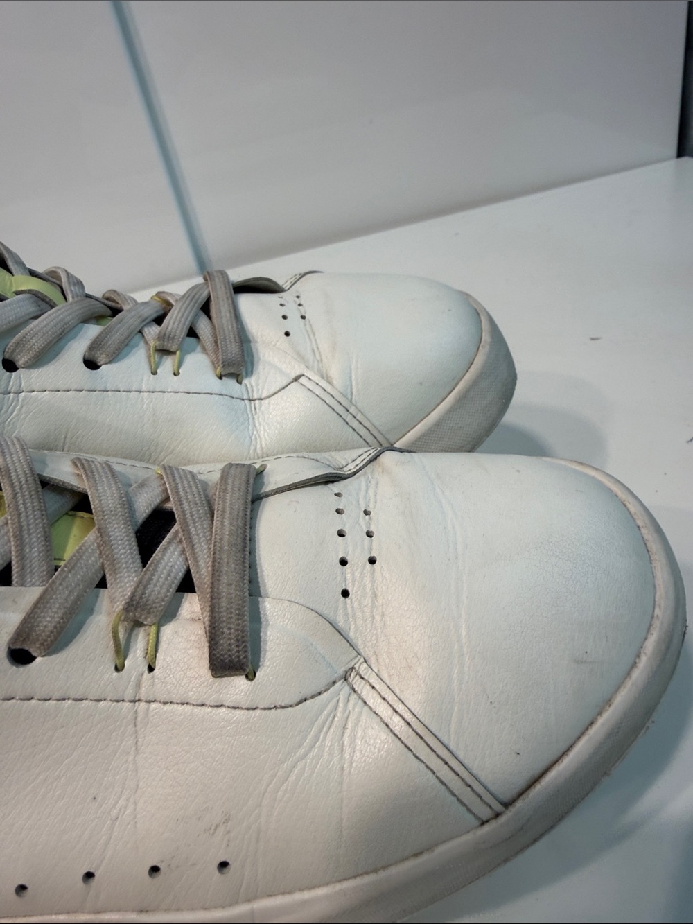 Used On Cloud Low-Top Leather Sneakers in White men’s 8.5 - Picture 6 of 7